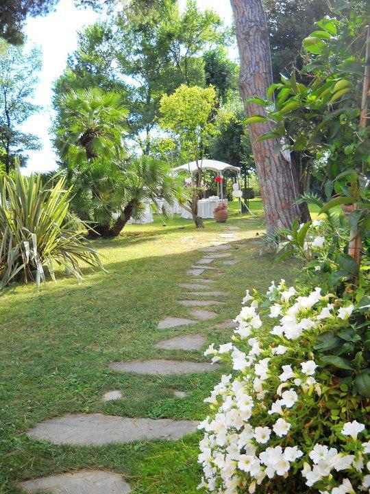 Hotel Villa Maya Cascina Exterior photo